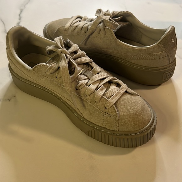 Puma Platform Sneaker Grey Silver Accents - Picture 7 of 7